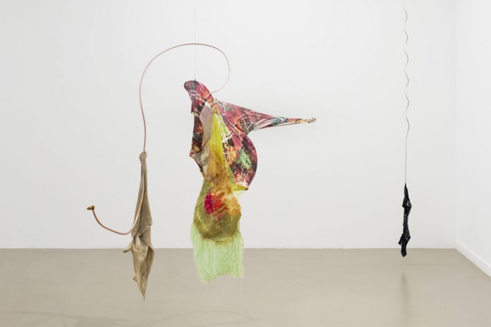 Rosa Tharrats presenta «Refugia», una exploración sensorial entre piel, materia y narración