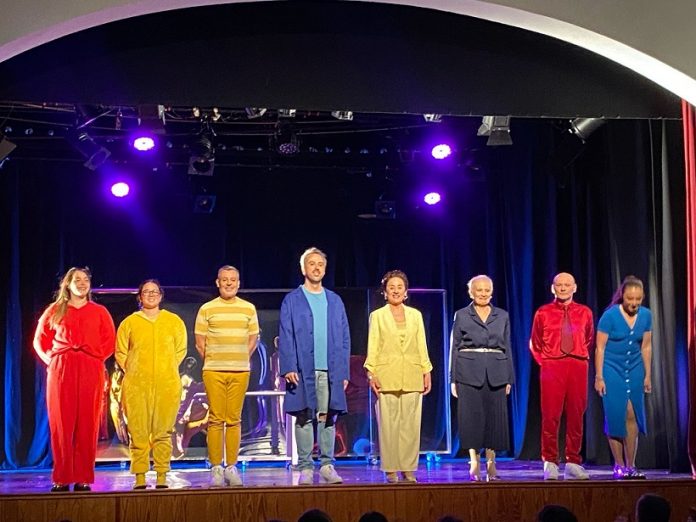 Voramar Teatre presenta Sin filtros en la Muestra de Teatro Aficionado Burball 2025