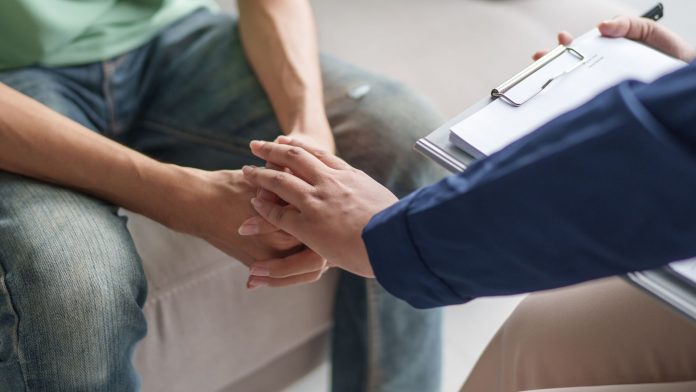 La Conselleria de Familias mejora el servicio de acompañamiento a personas con diagnóstico de salud mental para garantizar más calidad y estabilidad laboral