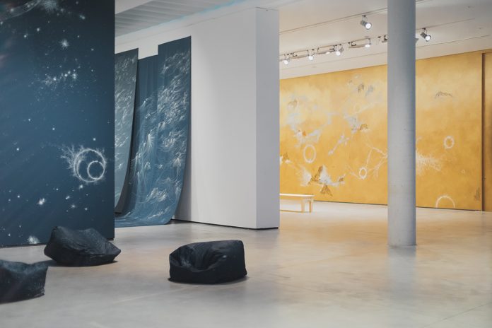 Sandra Cinto transforma Es Baluard con Preludio para el sol y las estrellas