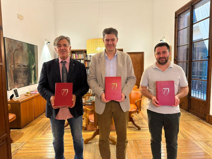 Impulso a la digitalización del Diccionari català-valencià-balear con una subvención directa de 30.000 euros