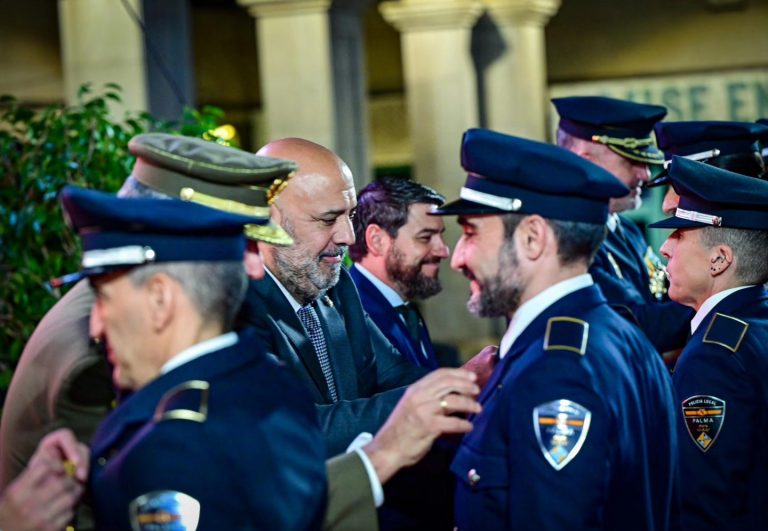 El alcalde destaca el amplio respaldo al nuevo Plan de Ordenación de la Policía Local, que “mejorará la eficiencia del cuerpo y lo consolidará como uno de los mejores del país”