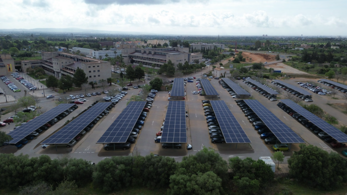 La UIB impulsa uno de los mayores proyectos universitarios de autoconsumo energético en España La UIB impulsa uno de los mayores proyectos universitarios de autoconsumo energético en España