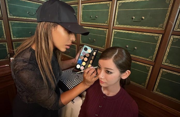 La maquilladora ibicenca Mary Dego deslumbra en la Global Fashion Week de París
