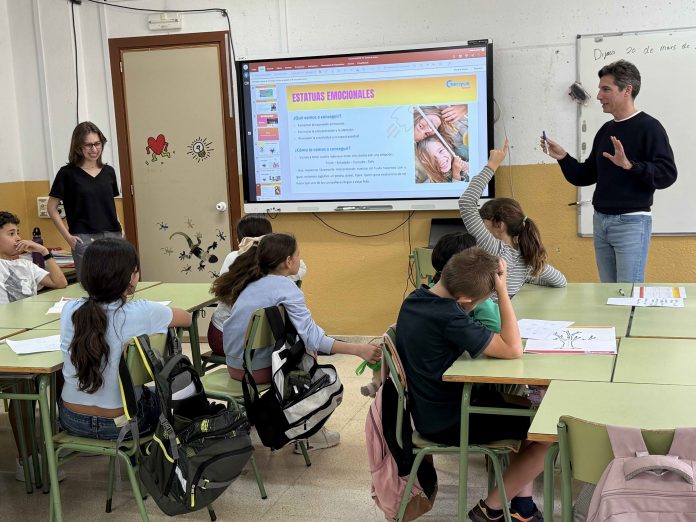 AJE Balears lanza una campaña de firmas en apoyo a ‘Aprender a emprender desde el colegio’