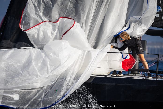 El Stig toma el liderato en el Europeo de Cape 31 tras una jornada marcada por la falta de viento