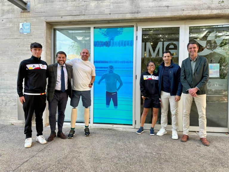 Palma rinde homenaje a Xavi Torres en la piscina municipal de Sant Jordi