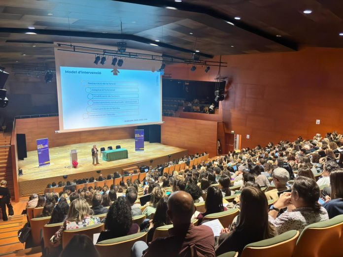 Educació celebra el acto inicial de las jornadas “Aulas que acogen: emoción, inclusión y neurodesarrollo”