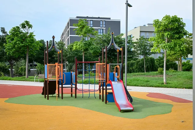 Aprobada la reposición y adecuación de las redes infantiles de escalada en los parques de la zona de Llevant