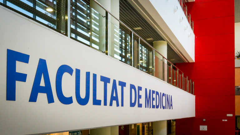 La Facultad de Medicina de la UIB valora positivamente las medidas aprobadas por el Parlament sobre el futuro de los estudios públicos de Medicina