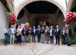 La segunda edición del Raïm Wine Fest reúne este sábado a 50 bodegas mallorquinas en el Parc de la Mar La segunda edición del Raïm Wine Fest reúne este sábado a 50 bodegas mallorquinas en el Parc de la Mar
