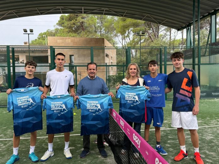 Más de 150 jóvenes participan en el primer torneo de pádel del Consell de Mallorca