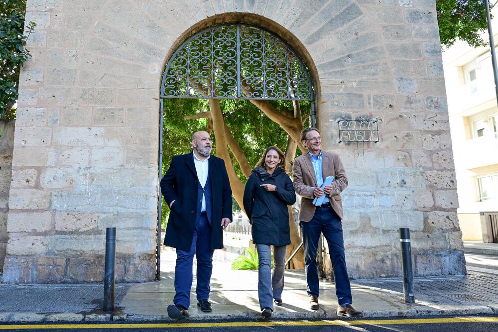 El alcalde de Palma visita la plaza Gomila y Joan Miró tras su ...