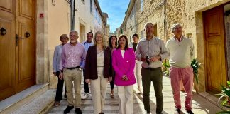 360.000 euros del Plan de Obras y Servicios a la pavimentación de la calle Quarter de Cavalleria de Alcúdia 360.000 euros del Plan de Obras y Servicios a la pavimentación de la calle Quarter de Cavalleria de Alcúdia