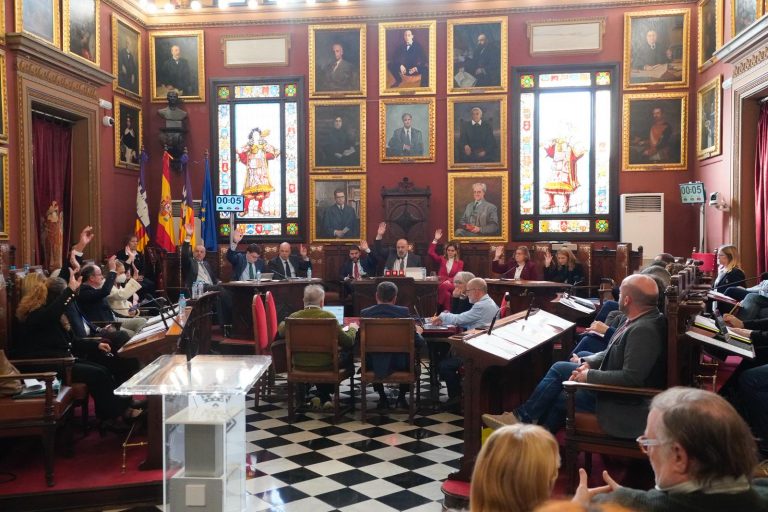 El pleno del Ajuntament aprueba la modificación de la Ley de Capitalidad con un aumento mínimo anual de 60 millones para Palma