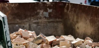 Aprobada una bajada del 20 % de la tarifa de escombros para 2026 Aprobada una bajada del 20 % de la tarifa de escombros para 2026