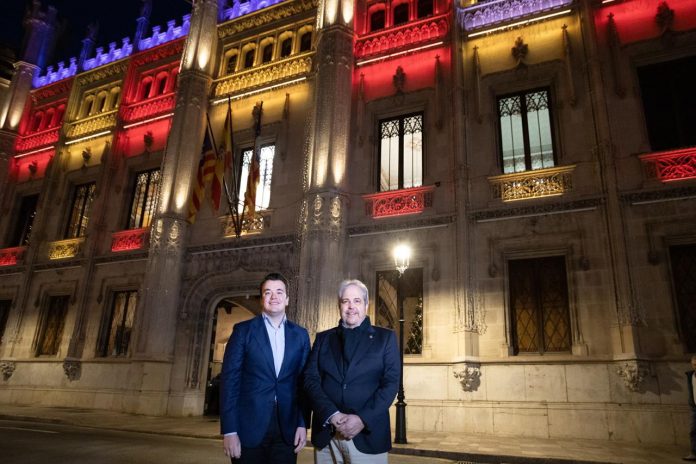 Nueva iluminación de la fachada del Palau del Consell