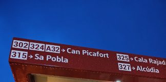 Trabajos de mejora de todas las marquesinas de las paradas de autobús del TIB en Mallorca Trabajos de mejora de todas las marquesinas de las paradas de autobús del TIB en Mallorca