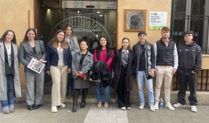 37 estudiantes de Derecho participan en la iniciativa «Abogados por un día»