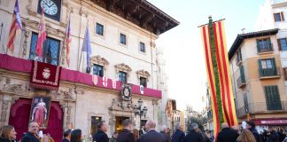 El alcalde defiende en la Festa de l’Estendard una Palma que avanza hacia una ciudad más moderna, segura y cohesionada El alcalde defiende en la Festa de l’Estendard una Palma que avanza hacia una ciudad más moderna, segura y cohesionada