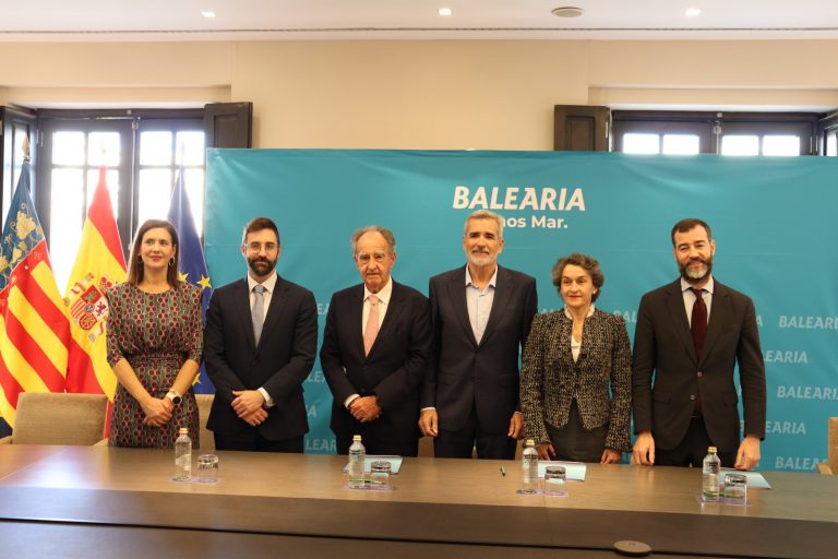Los puertos de Palma y València y Baleària impulsan un corredor marítimo verde con emisiones cero a partir de 2030