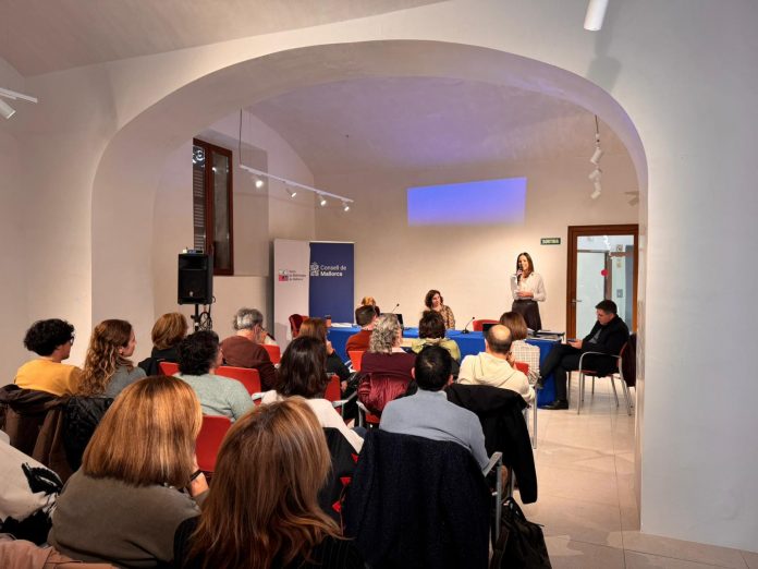 Reunión de bibliotecarios de Mallorca en la Misericòrdia para impulsar una red más inclusiva y moderna