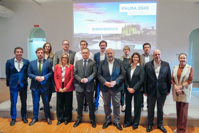 El alcalde pone en valor la gestión municipal en vivienda, simplificación administrativa e innovación durante las jornadas ‘Palma 2045’