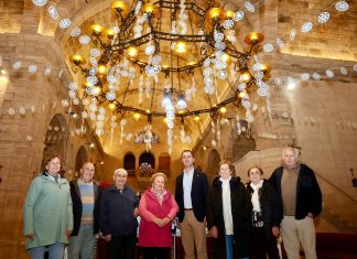 Más de mil neules del Consell de Mallorca decoran la iglesia de Ariany Más de mil neules del Consell de Mallorca decoran la iglesia de Ariany
