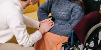 El Govern adjudica dos contratos pioneros para valorar a más de 14.000 personas con discapacidad El Govern adjudica dos contratos pioneros para valorar a más de 14.000 personas con discapacidad