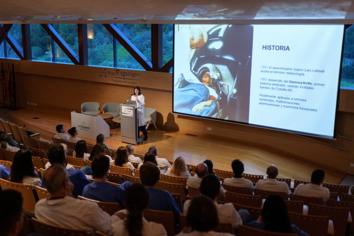 Son Espases consolida el programa de radiocirugía cerebral tras su primer año de funcionamiento