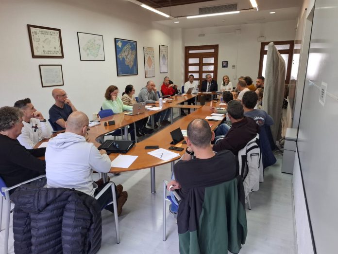 Acuerdo histórico para mejorar las condiciones laborales del cuerpo de Bomberos