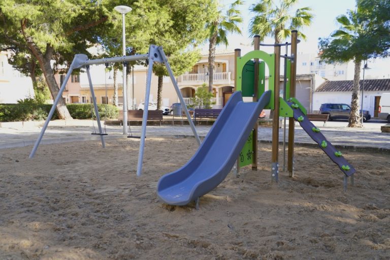 Palma renueva el pavimento de seis parques y mejora zonas infantiles con una inversión municipal superior a los 35.000 euros