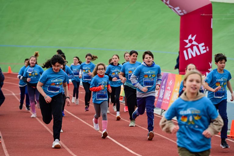 Más de mil niños participan en la XVI Cursa Infantil de Reis en Son Moix