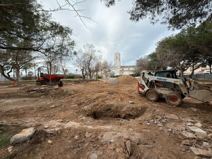 Cort inicia la reforma y renaturalización de la plaza de Las Maravillas en Platja de Palma