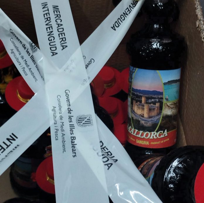 Intervenido en el aeropuerto de Palma un lote de sangría comercializada como «Mallorca» elaborada fuera de la isla