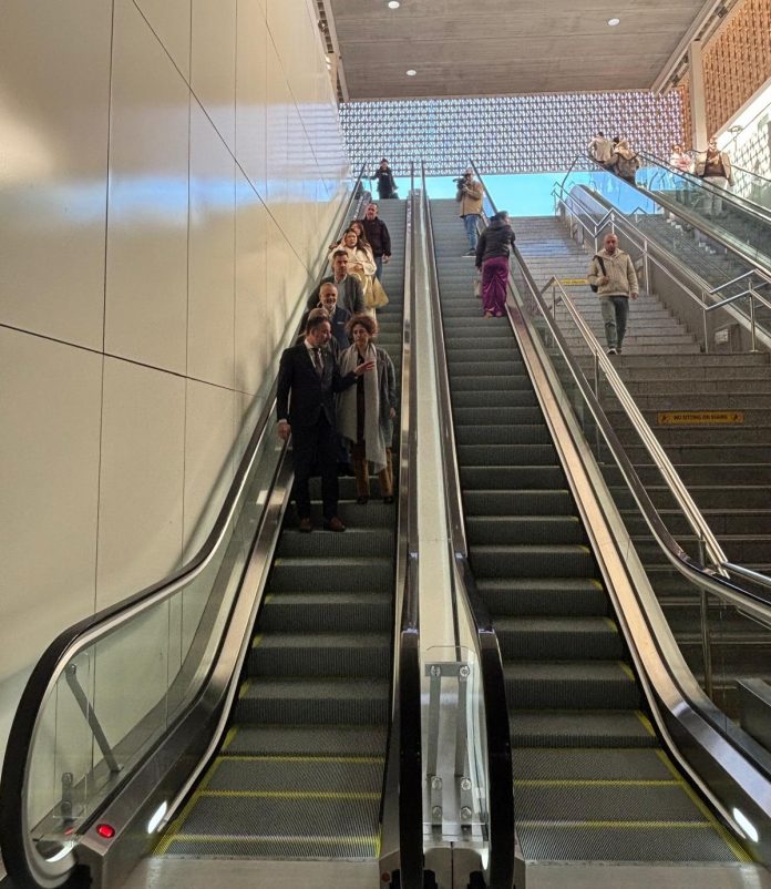 La estación Intermodal de Palma activa dos nuevas escaleras mecánicas en el acceso principal