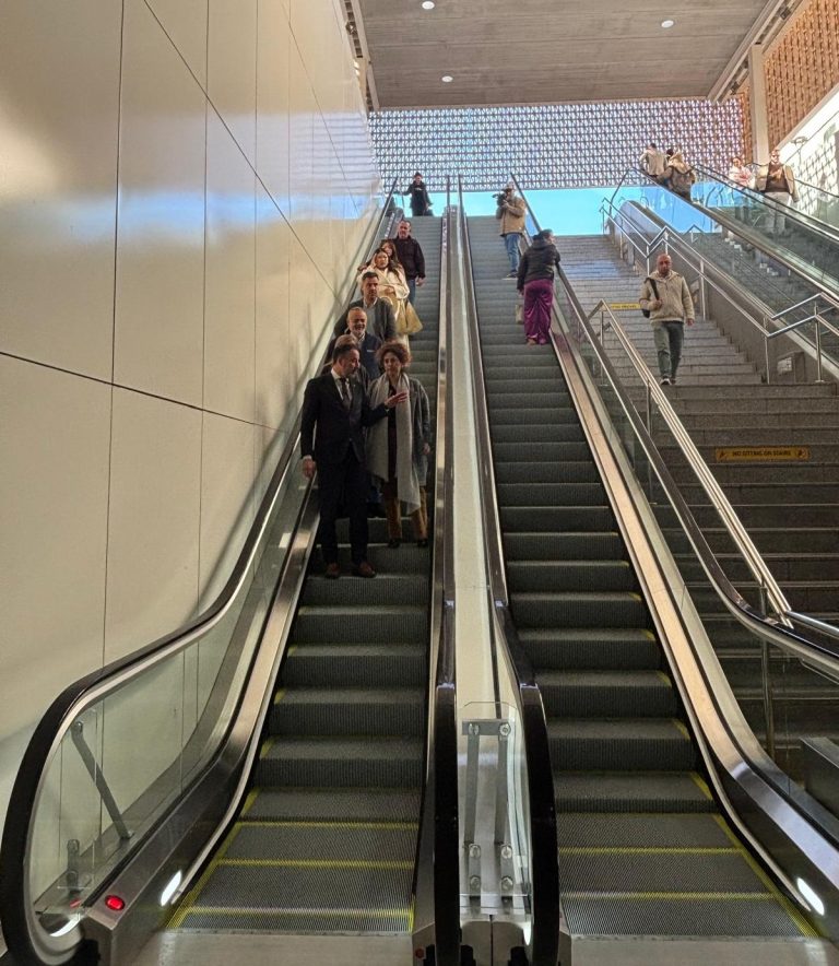 La estación Intermodal de Palma activa dos nuevas escaleras mecánicas en el acceso principal