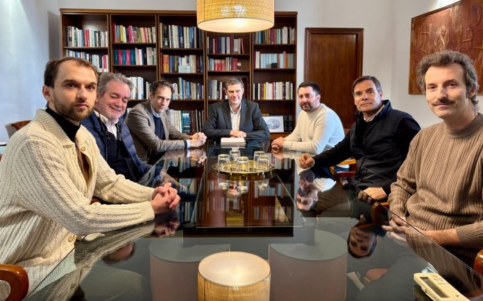 El Govern se reúne con galeristas para apoyar la rebaja del IVA cultural ante el Estado