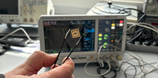 La UIB presenta el primer chip del IAIB orientado a la eficiencia energética en el internet de las cosas La UIB presenta el primer chip del IAIB orientado a la eficiencia energética en el internet de las cosas
