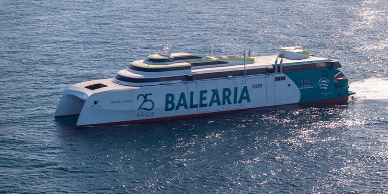 Grecia y Baleares, los destinos estrella en ferry para los españoles en 2025