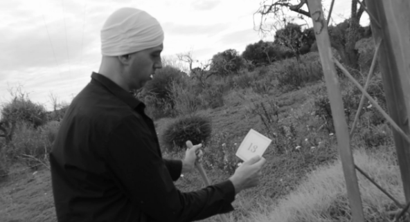 “Crescent Moon Symbol”, la obra audiovisual de Espejo Blanco que explora el tiempo, la sincronía y la memoria simbólica