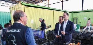 El presidente del Consell visita la Fundació Monti-Sion Solidària para conocer su labor social El presidente del Consell visita la Fundació Monti-Sion Solidària para conocer su labor social