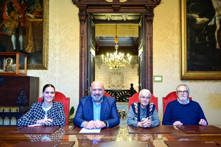 El alcalde de Palma firma la adquisición de Ca ses Monges en Sant Jordi para crear un nuevo centro de día con 30 plazas