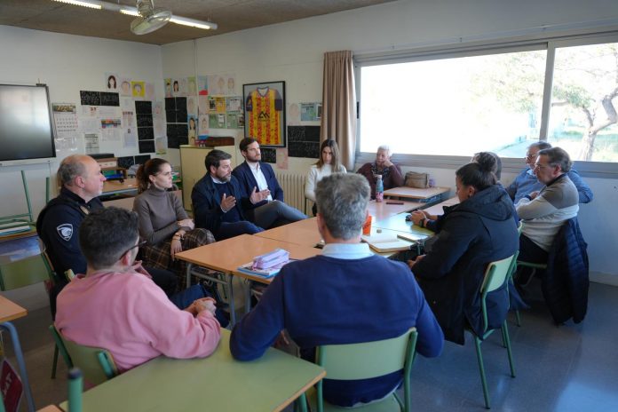 El Ajuntament informa al entorno de Cas Capiscol de los avances en la recuperación de la antigua prisión