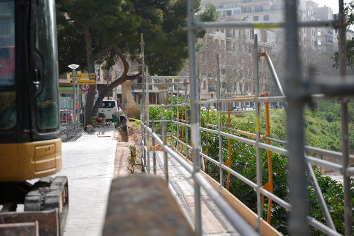 Palma reconstruye 51 metros del muro de marés del torrent de Sa Riera con una inversión de 52.000 euros