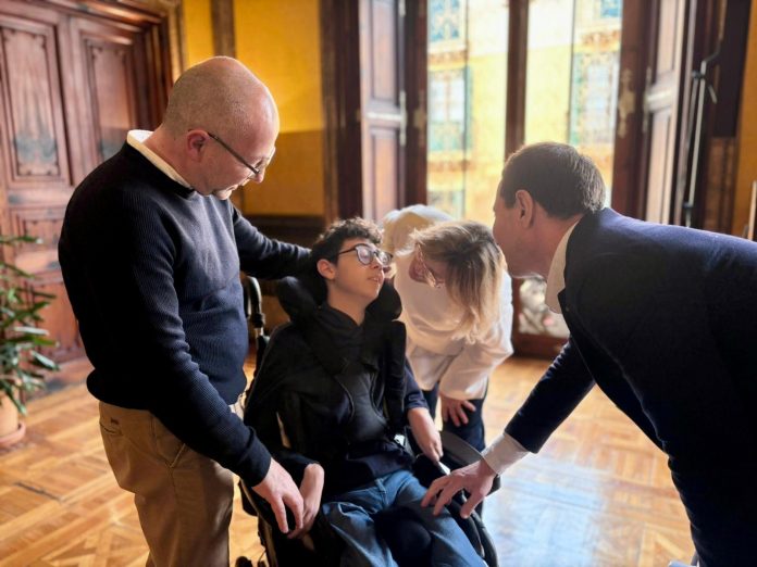 El Consell de Mallorca recibe a Oriol Campaner, el único afectado por el síndrome FOXG1 en Baleares