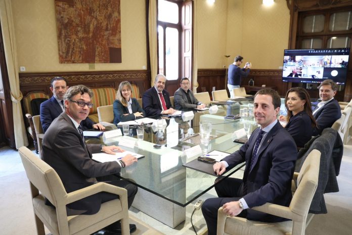 Instituciones de Baleares analizan el impacto económico del conflicto en Oriente Medio en una reunión conjunta