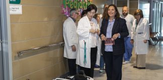 Un minicoche eléctrico recorre Son Espases para hacer más llevadera la estancia de los niños hospitalizados Un minicoche eléctrico recorre Son Espases para hacer más llevadera la estancia de los niños hospitalizados