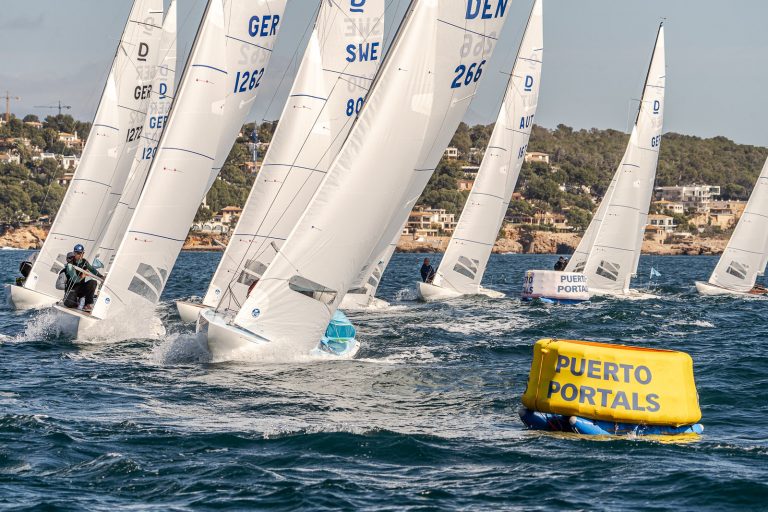Puerto Portals reúne a la élite internacional de la vela en la Yanmar Dragon Gold Cup