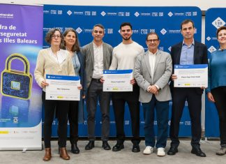 La UIB premia la excelencia investigadora en la primera edición de los galardones de la Cátedra de Ciberseguridad La UIB premia la excelencia investigadora en la primera edición de los galardones de la Cátedra de Ciberseguridad